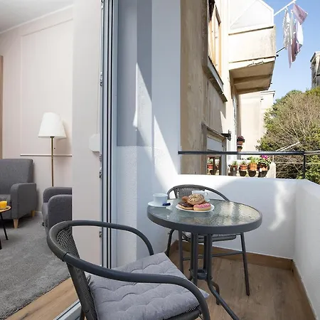 Grand Munz With Free Garage Parking *